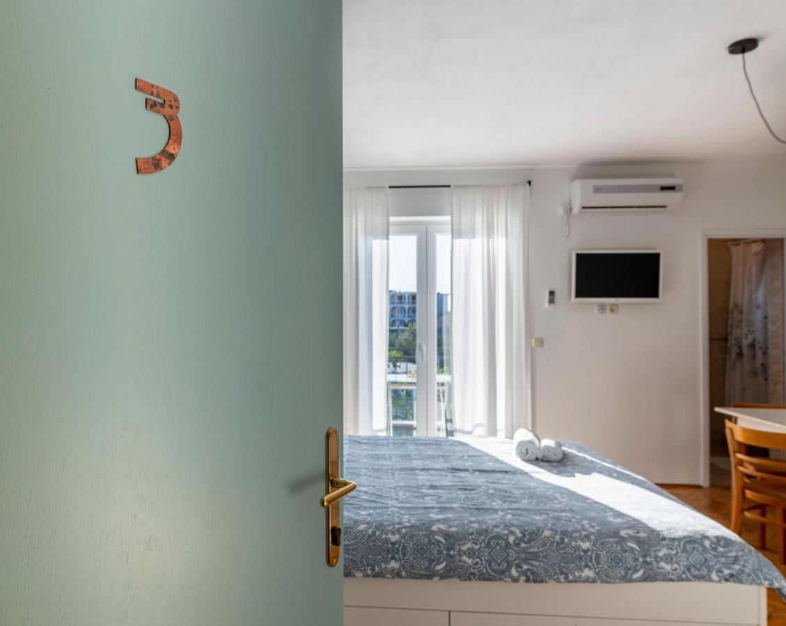 Charming Tale Apartments Modun19 피로바츠 객실 사진