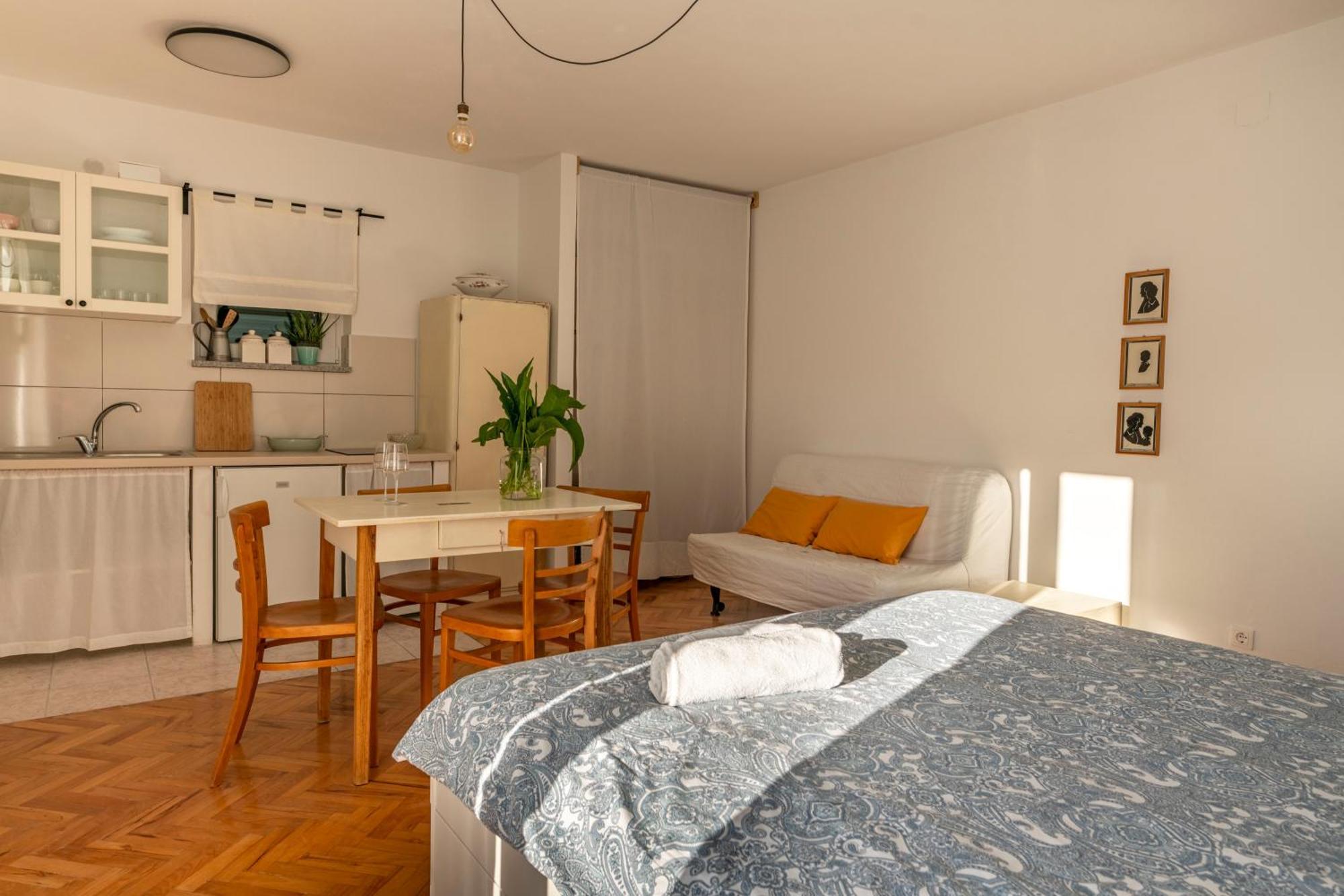 Charming Tale Apartments Modun19 피로바츠 객실 사진
